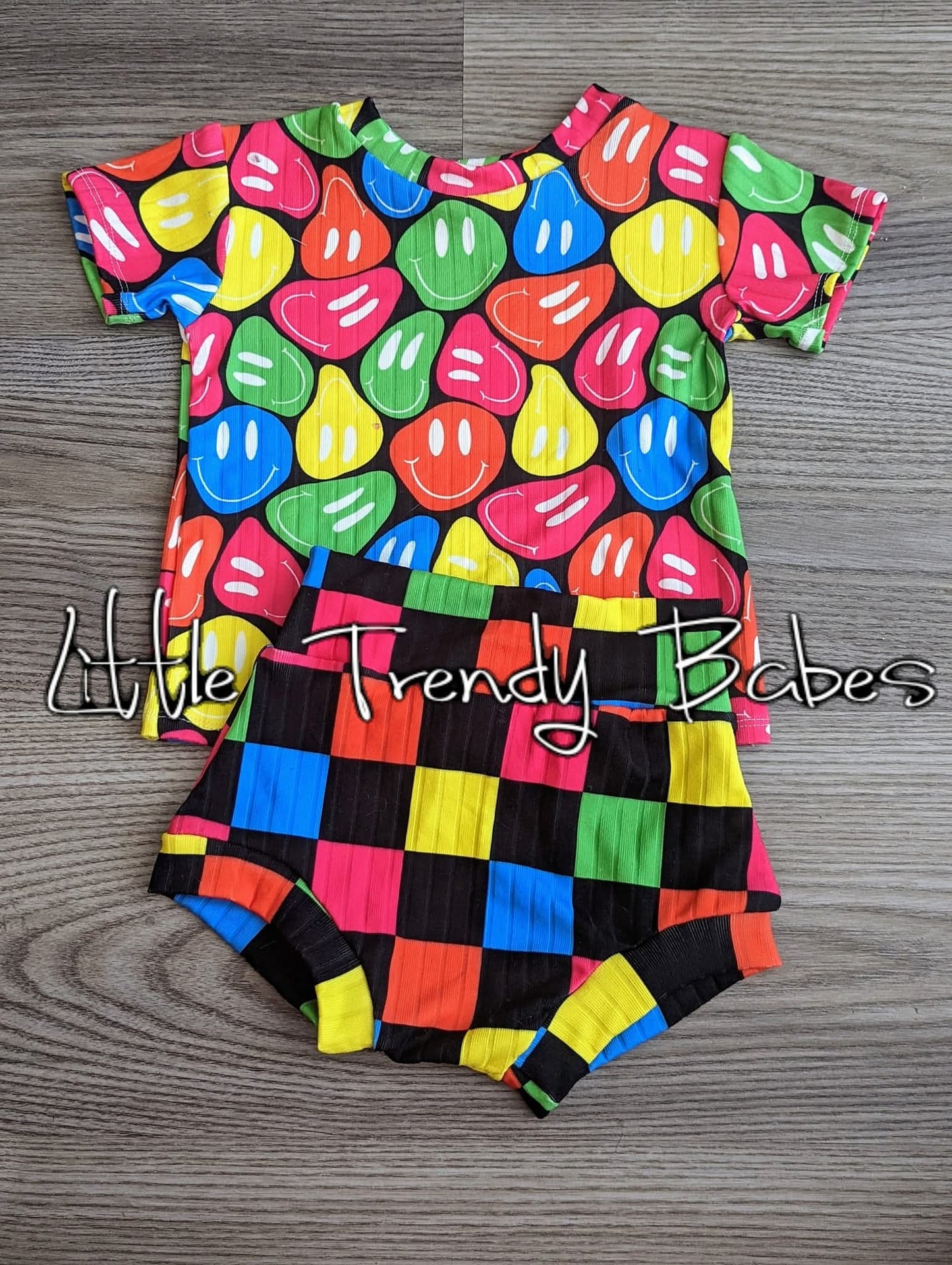 Neon smiles  (0/3M-9/12M)